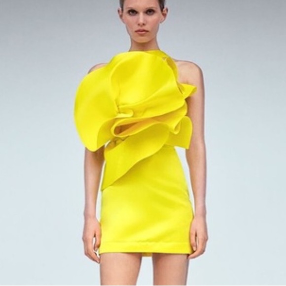 Zara Limited Edition Neon Yellow Voluminous Ruffles Mini Dress Large NWT - Picture 2 of 13